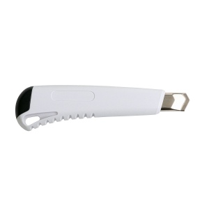 Cutter avec deux lames de recharge 13
