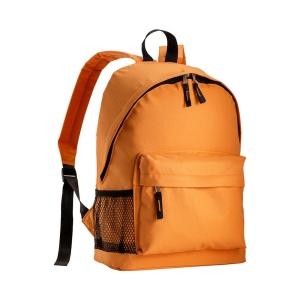 Sac à dos en polyester 600D avec 3 poches, dont une latèrale en filet. Bretelles réglables 9