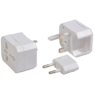 Adaptateur prise universelle avec poche en plastique. Input et Output : 100-125V 6A ou 110 4
