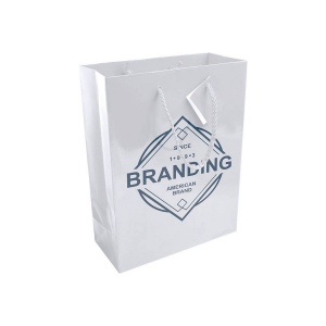 Shopper avec soufflet en carte laminée 157g/m2 avec renforcement au fond, anses en corde e 18