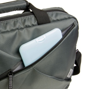 Etui porte-masque en PP avec traitement anti-bactérienne. ISO 22196 7