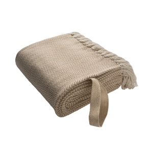 Couverture à franges fabriquée à partir de matériaux 100 % recyclés 2