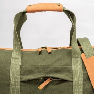 Sac de voyage en caneva recyclé. Bandoulière réglable et amovible avec boucles en métal 10
