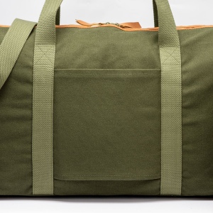 Sac de voyage en caneva recyclé. Bandoulière réglable et amovible avec boucles en métal 11