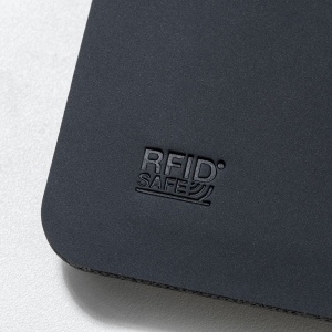 Porte-cartes RFID en PU souple. Avec six compartiments pour cartes et logo RFID 6