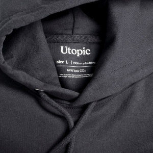 Sweat avec capuche 100% tissu régénéré 69