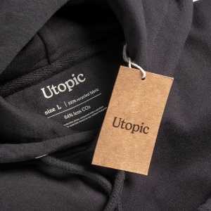 Sweat avec capuche 100% tissu régénéré 70