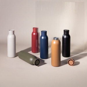 Sagaform Tekla Bouteille en acier avec bouchon poussoir (recyclé) 500 ml 9
