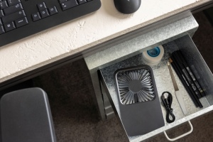 Ventilateur de bureau en plastique recyclé RCS Aervina 13