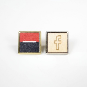 Pin's Carré Bois - France 2