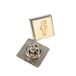 Pin's Carré Bois - France 3