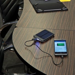 Chargeur solaire en métal "Philadelphia" 4