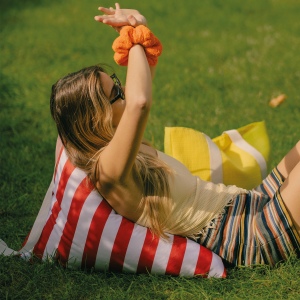 Pouf de plage en polyester imperméable avec bandoulière 2