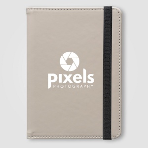 Porte-passeport Malmö en matériaux recyclés avec compartiments de voyage – 11 × 15 cm (+Sérigraphie) 12