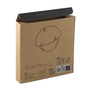 Ce coupe-pizza combine une lame tranchante en acier inoxydable et un manche ergonomique en bambou élégant 6