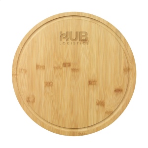 Cette planche généreuse en bambou certifié FSC 100% est idéale pour une utilisation polyvalente dans la cuisine 5