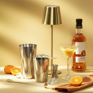 Cette lampe de table rechargeable de la marque Wooosh 3