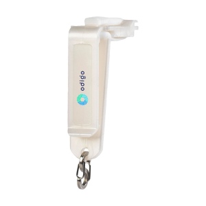Le clip Mr Clipr est la solution idéale pour transporter un gobelet ou une bouteille sans les mains lors de festivals et de fêtes 3