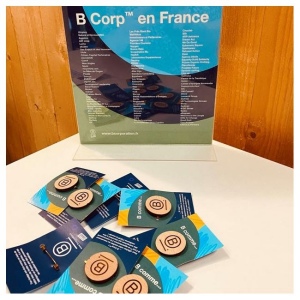 Badge Tourond broche taille M gravé avec carte 4