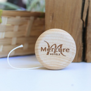 Yoyo en bois gravé 4