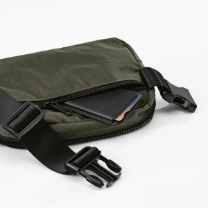 Banane Singapore 1,5L en nylon.2 poches et sangle de taille réglable 10