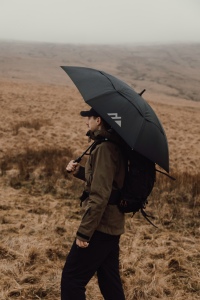 Parapluie tempête 27'' en RPET AWARE™ Nordic Drift Trail 12