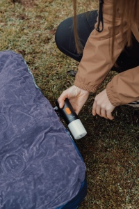 Lampe de camping avec pompe à air Nordic Drift Titan 12