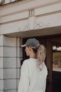 Casquette à 6 panneaux en coton sergé bicolore BEAU AWARE™ 25