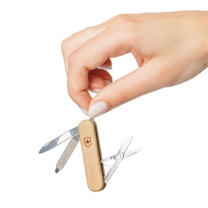Victorinox couteau de poche Classic SD Wood - 5 fonctions 7