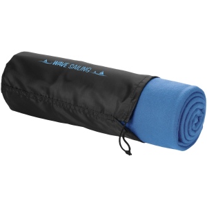 La couverture à carreaux unicolore Huggy est fabriquée en 100% polaire 200 g/m², une matière douce et confortable qui fournit rapidement la chaleur nécessaire et retient la chaleur corporell 34