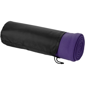 La couverture à carreaux unicolore Huggy est fabriquée en 100% polaire 200 g/m², une matière douce et confortable qui fournit rapidement la chaleur nécessaire et retient la chaleur corporell 11
