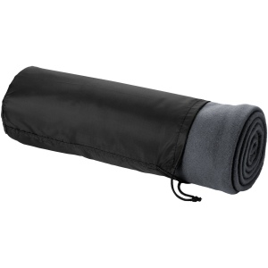 La couverture à carreaux unicolore Huggy est fabriquée en 100% polaire 200 g/m², une matière douce et confortable qui fournit rapidement la chaleur nécessaire et retient la chaleur corporell