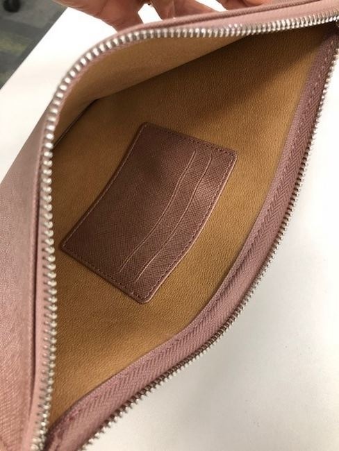 Pochette zippée 281 x 180 x 6 mm en PU 4