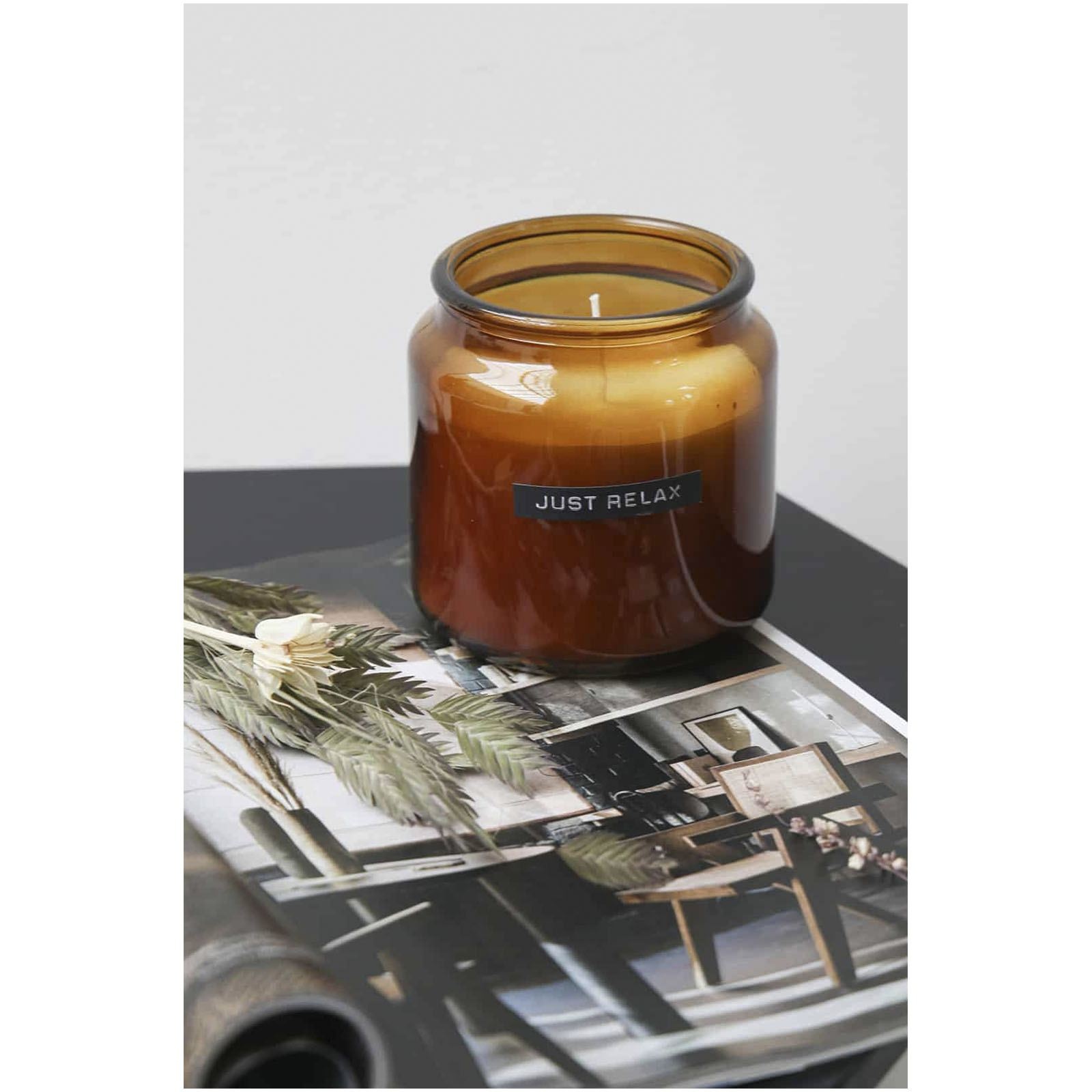 Bougie parfumée WELLmark Let' s Get Cozy de 650 g - parfum bois de cèdre 6
