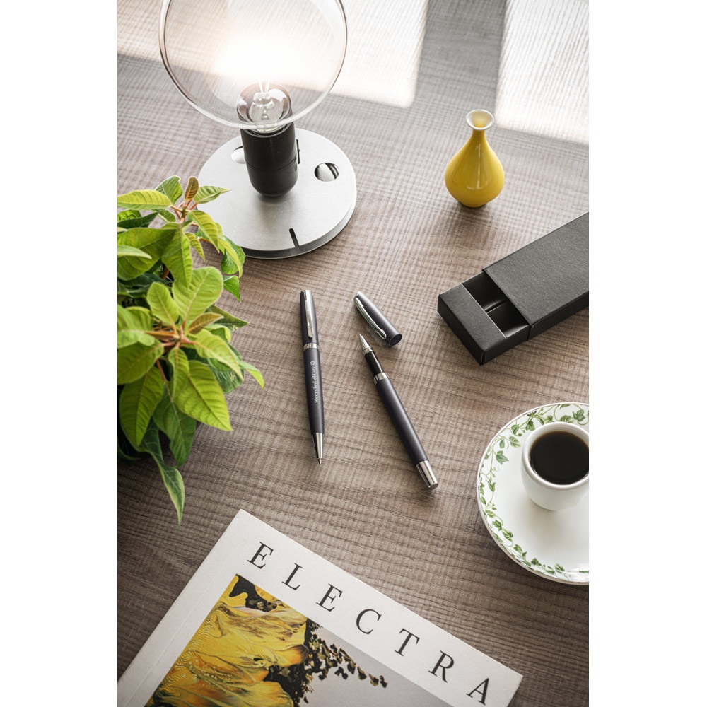 RE-LANDO-SET. Set rollet et stylo bille avec corps en aluminium recyclé (100% rAL) 7
