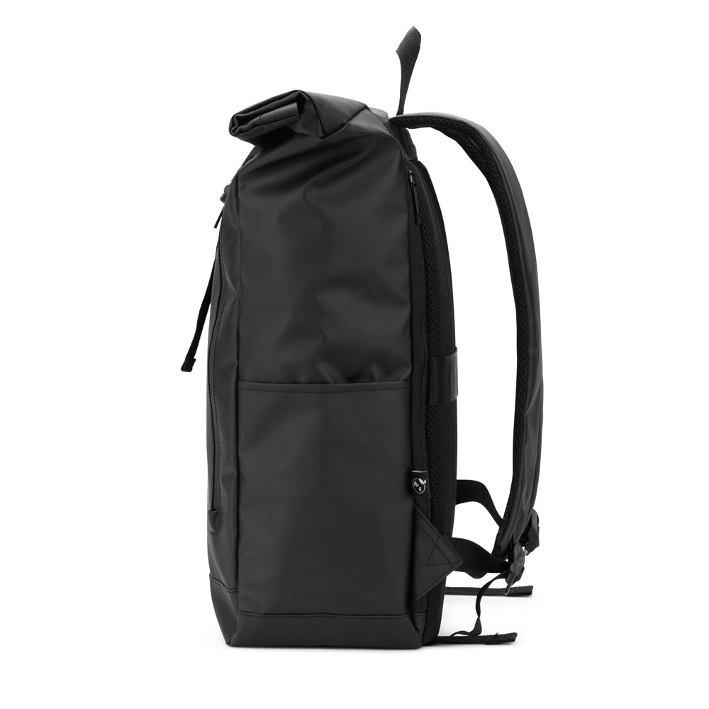 OSASCO BPACK. Sac à dos avec système de fermeture à glissière permettant de rouler la partie supérieure pour l'adapter au volume du sac à dos, fabriqué en polyester recyclé 600D 12