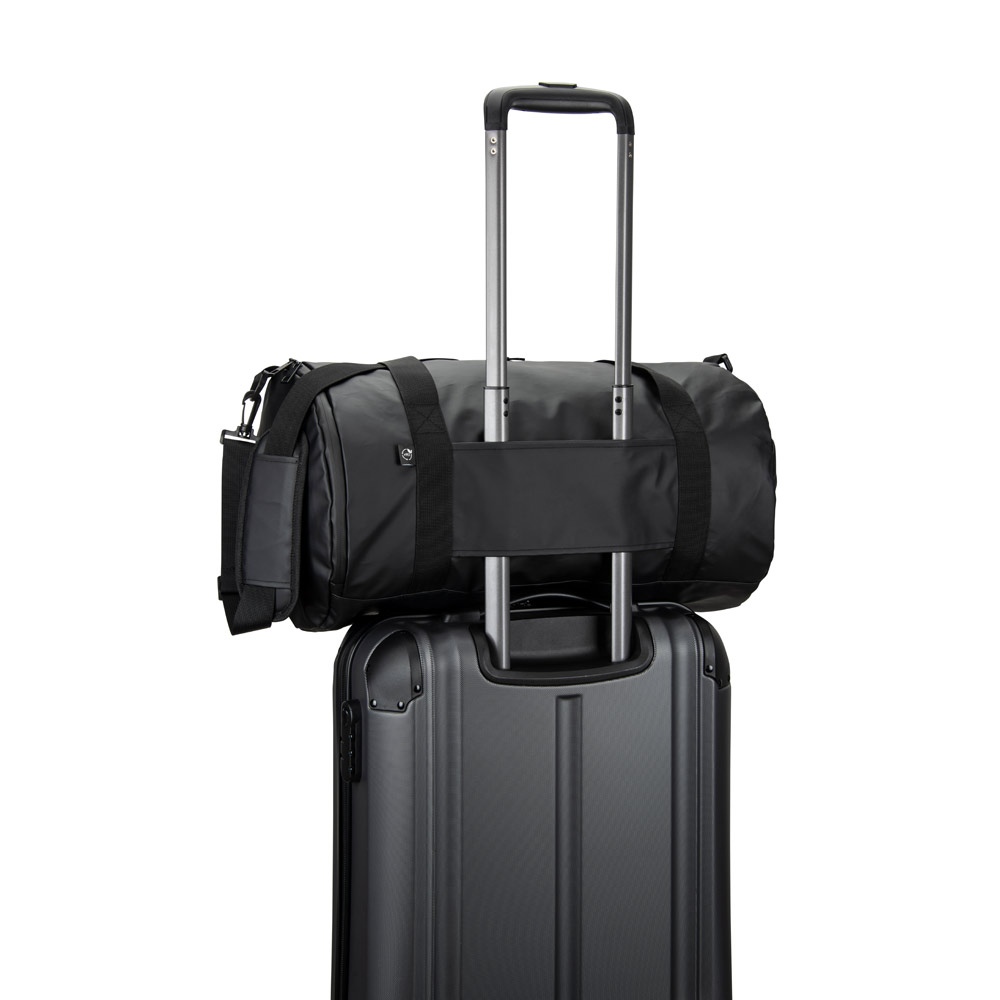 OSASCO SPORT. Sac de sport cylindrique en polyester recyclé haute densité 600D avec compartiment latéral pour les chaussures 6