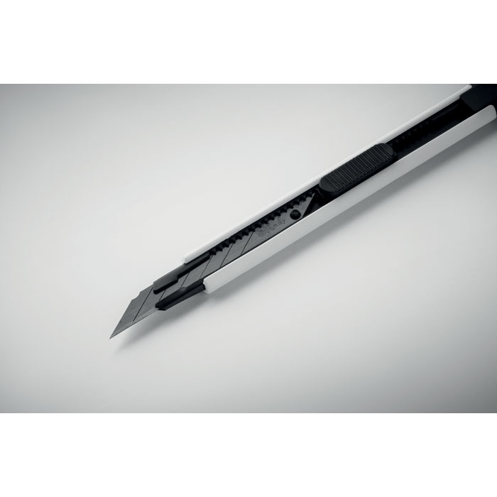 Petit cutter rétractable - BLADE 19
