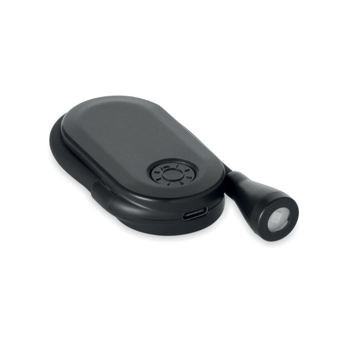 Lampe de poche rechargeable - SCENE 2